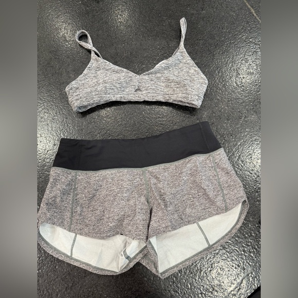 Alo Yoga Alosoft Lounge Cutout Bra – Grey Heather, XS, Like New - Picture 10 of 11